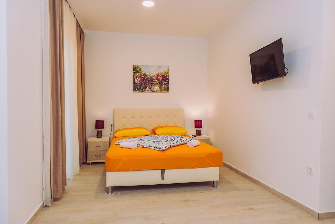 סוטומורה Apartments Krstovic מראה חיצוני תמונה