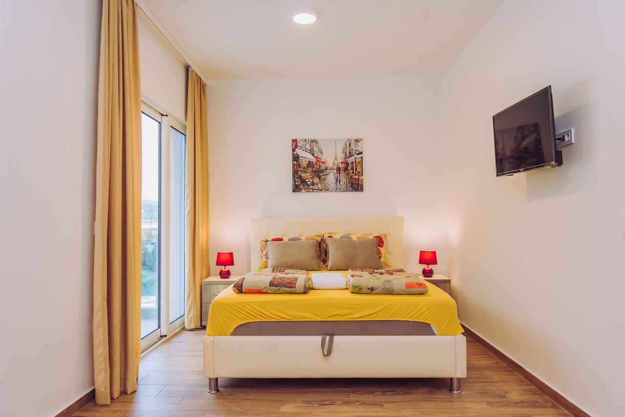 סוטומורה Apartments Krstovic מראה חיצוני תמונה
