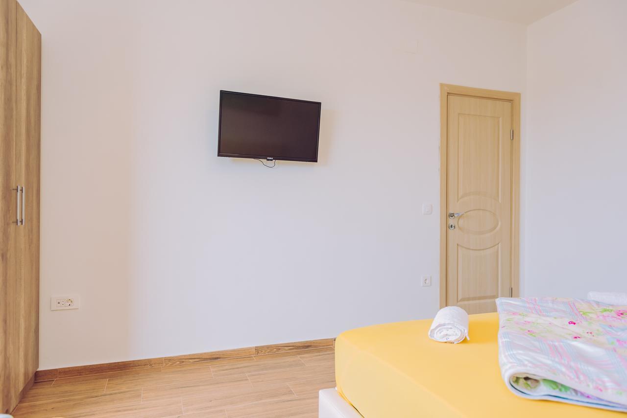 סוטומורה Apartments Krstovic מראה חיצוני תמונה