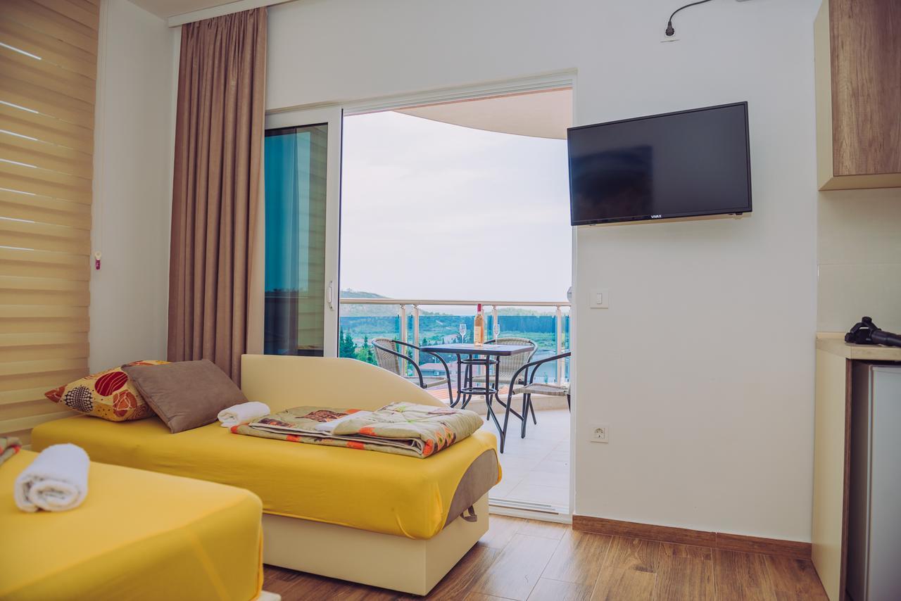 סוטומורה Apartments Krstovic מראה חיצוני תמונה